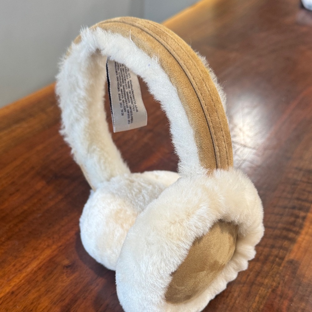 UGG Cream Plush Sheepskin Earmuffs NWOT - Picture 11 of 12